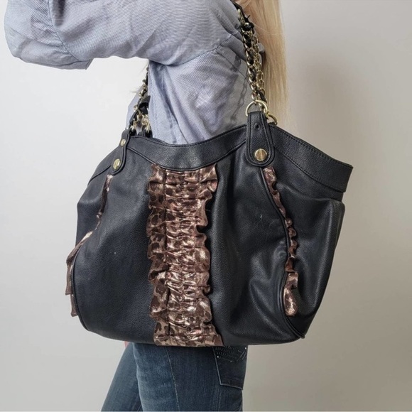 Betsey Johnson Black Shoulder Bag with Gold Hardware - Picture 15 of 16